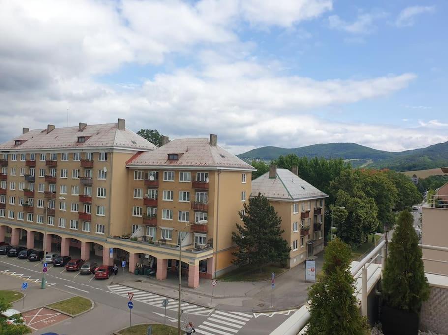 Mezonetovy Apartman V Centre Novej Dubnice Ilava Esterno foto