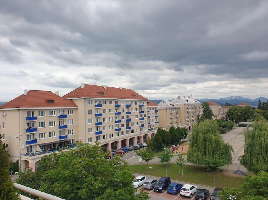 Mezonetovy Apartman V Centre Novej Dubnice Ilava Esterno foto