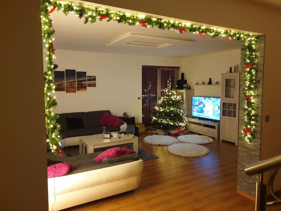Mezonetovy Apartman V Centre Novej Dubnice Ilava Esterno foto