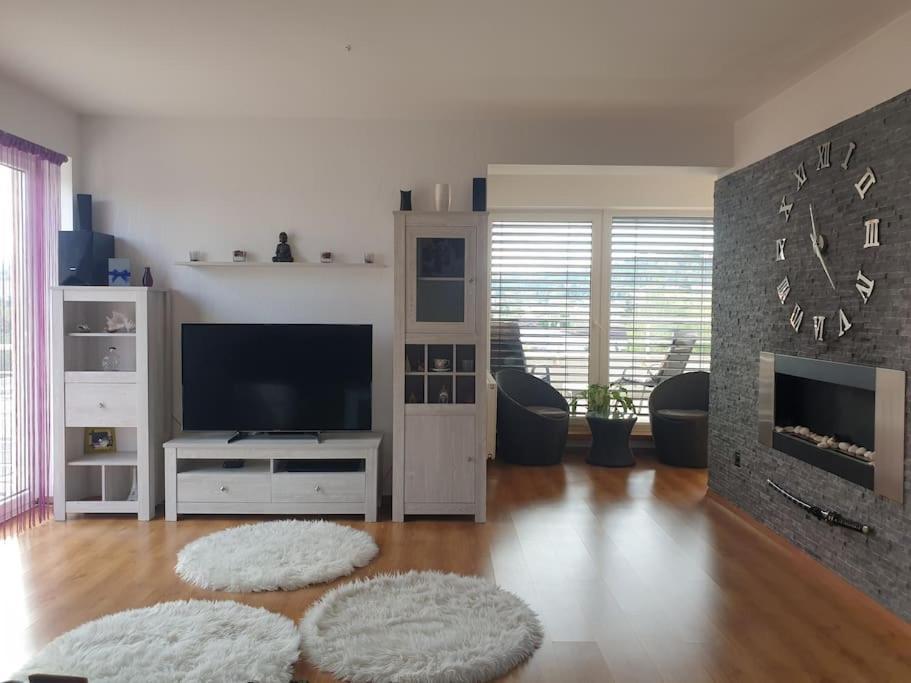 Mezonetovy Apartman V Centre Novej Dubnice Ilava Esterno foto